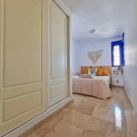 Acogedor Piso Con Terraza Y Parking! *