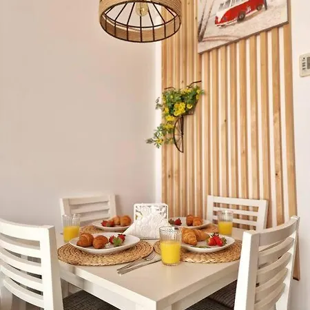 Lejlighed Acogedor Piso Con Terraza Y Parking! Benalmádena