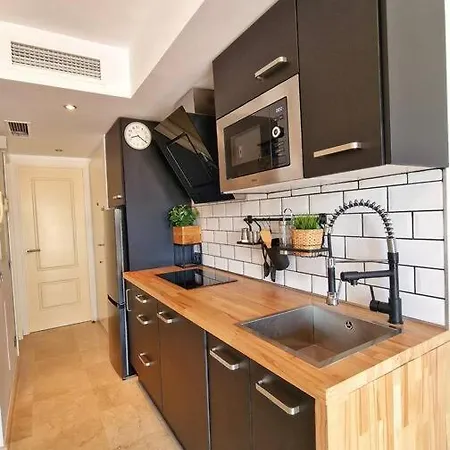 Acogedor Piso Con Terraza Y Parking! * Benalmádena